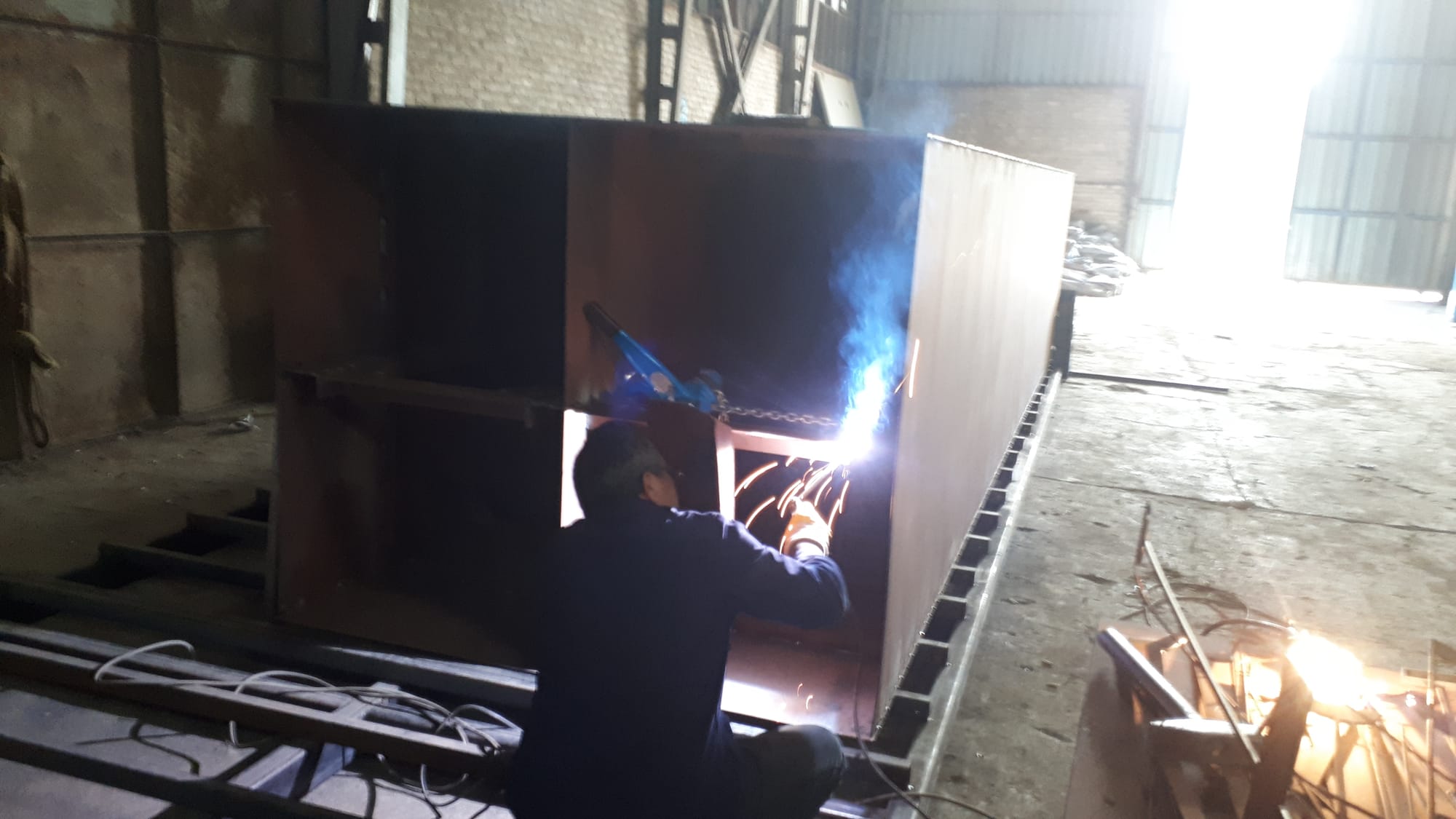 SUBMERSIBLE PONTOON PRODUCTION AND SUPPLY FOR LATINA PICTURES 10