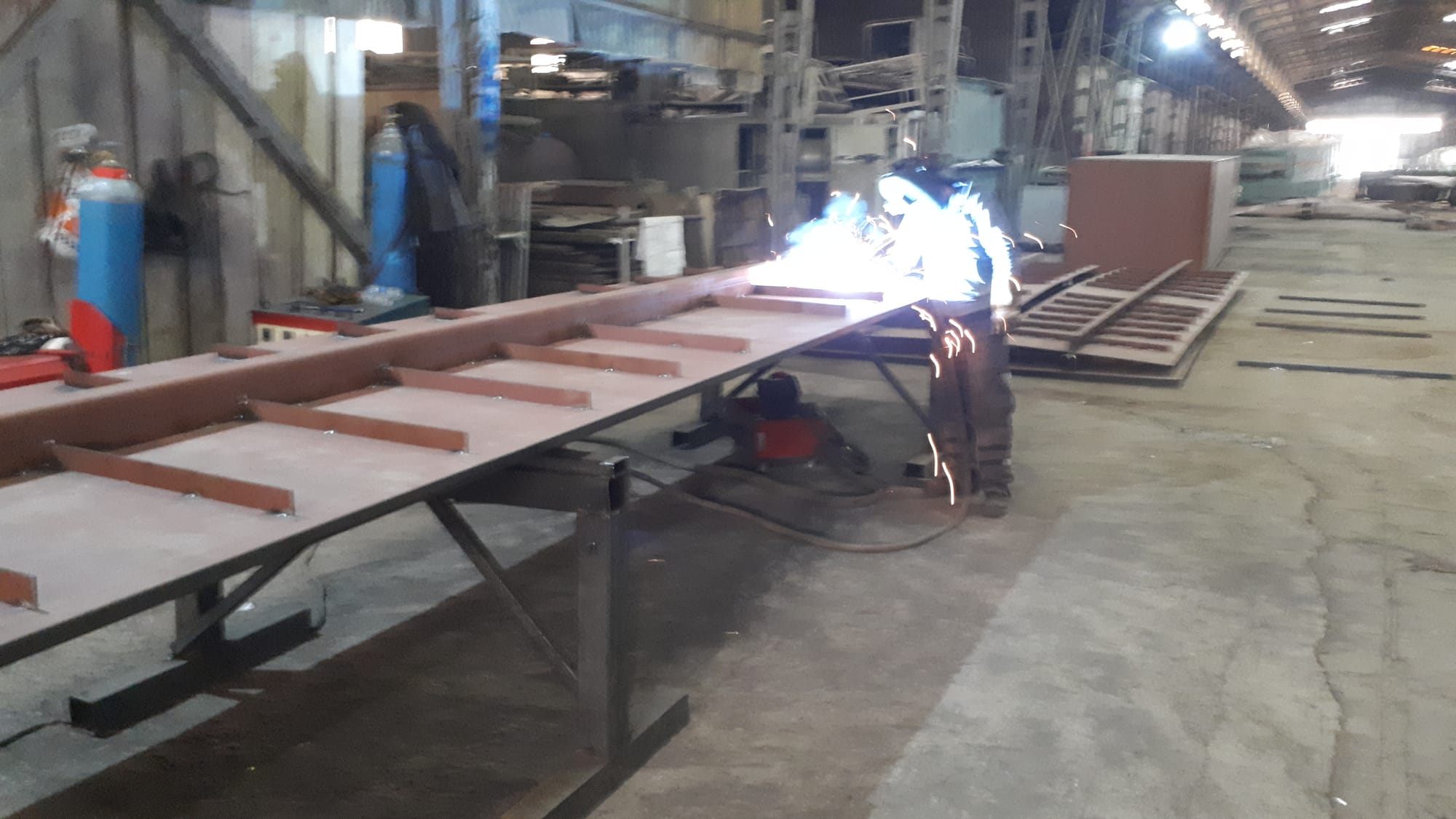 SUBMERSIBLE PONTOON PRODUCTION AND SUPPLY FOR LATINA PICTURES 13