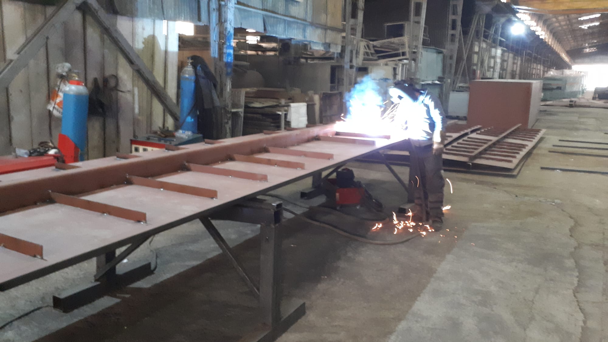 SUBMERSIBLE PONTOON PRODUCTION AND SUPPLY FOR LATINA PICTURES 14
