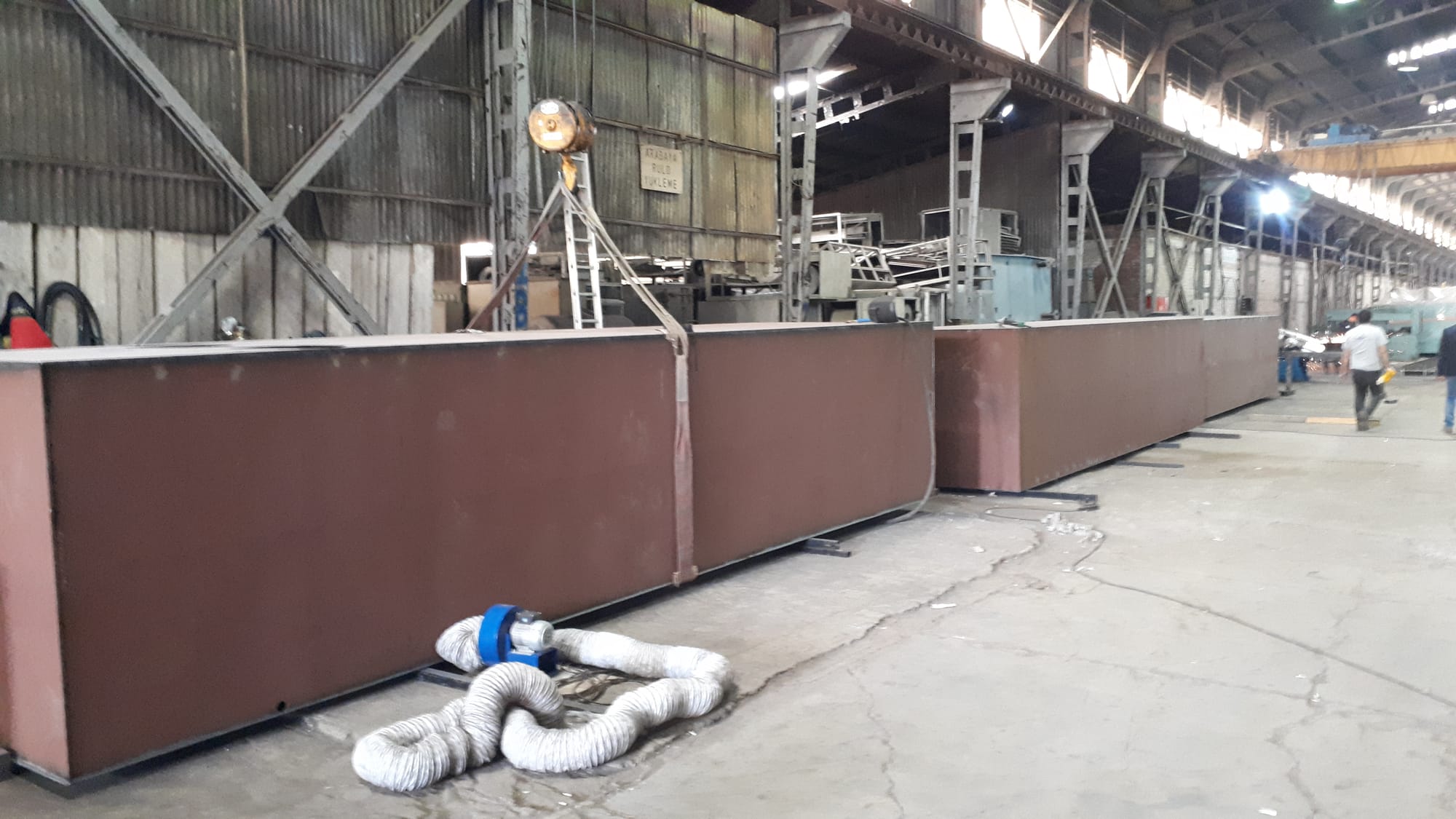 SUBMERSIBLE PONTOON PRODUCTION AND SUPPLY FOR LATINA PICTURES 21