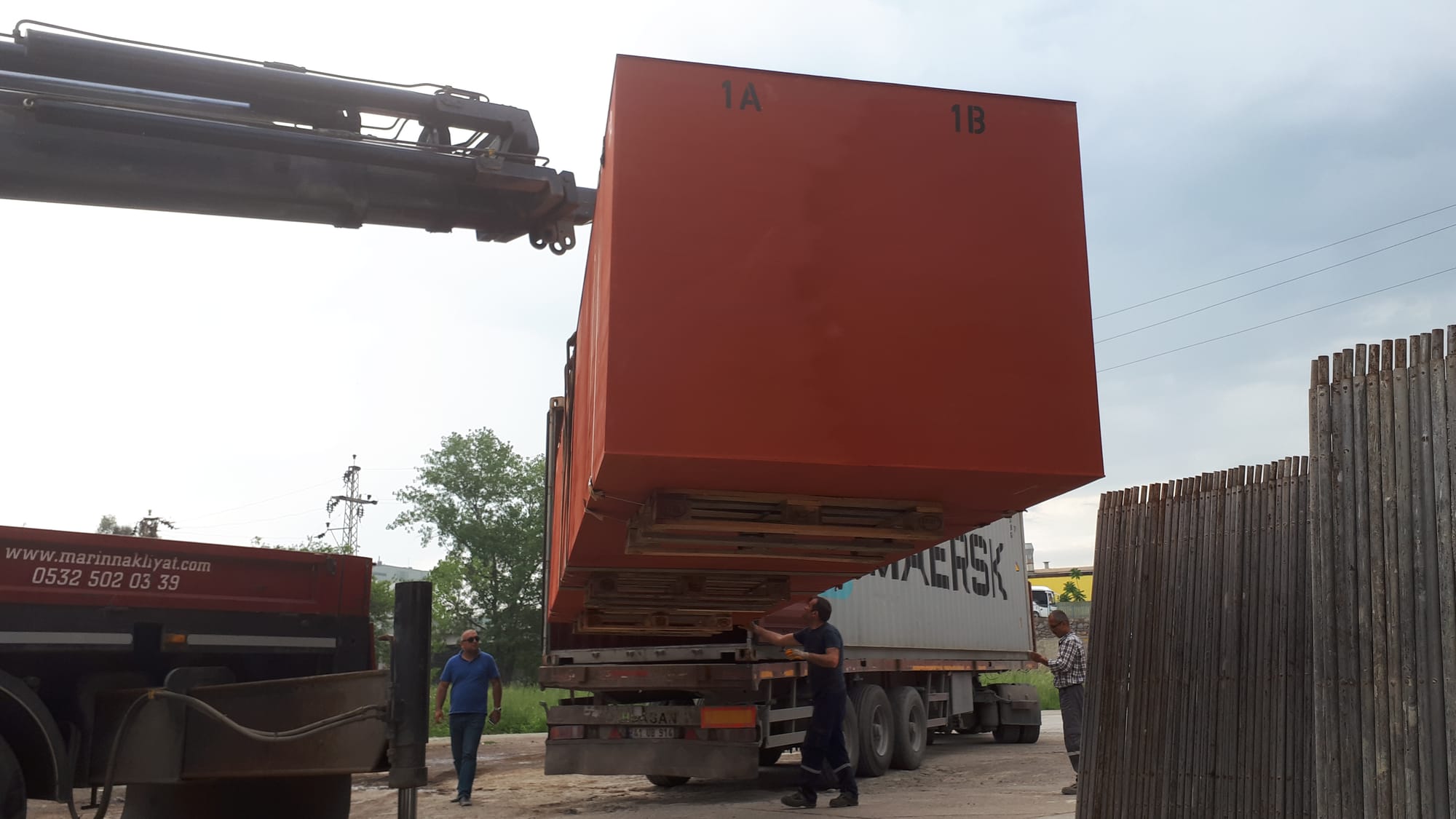SUBMERSIBLE PONTOON PRODUCTION AND SUPPLY FOR LATINA PICTURES 55