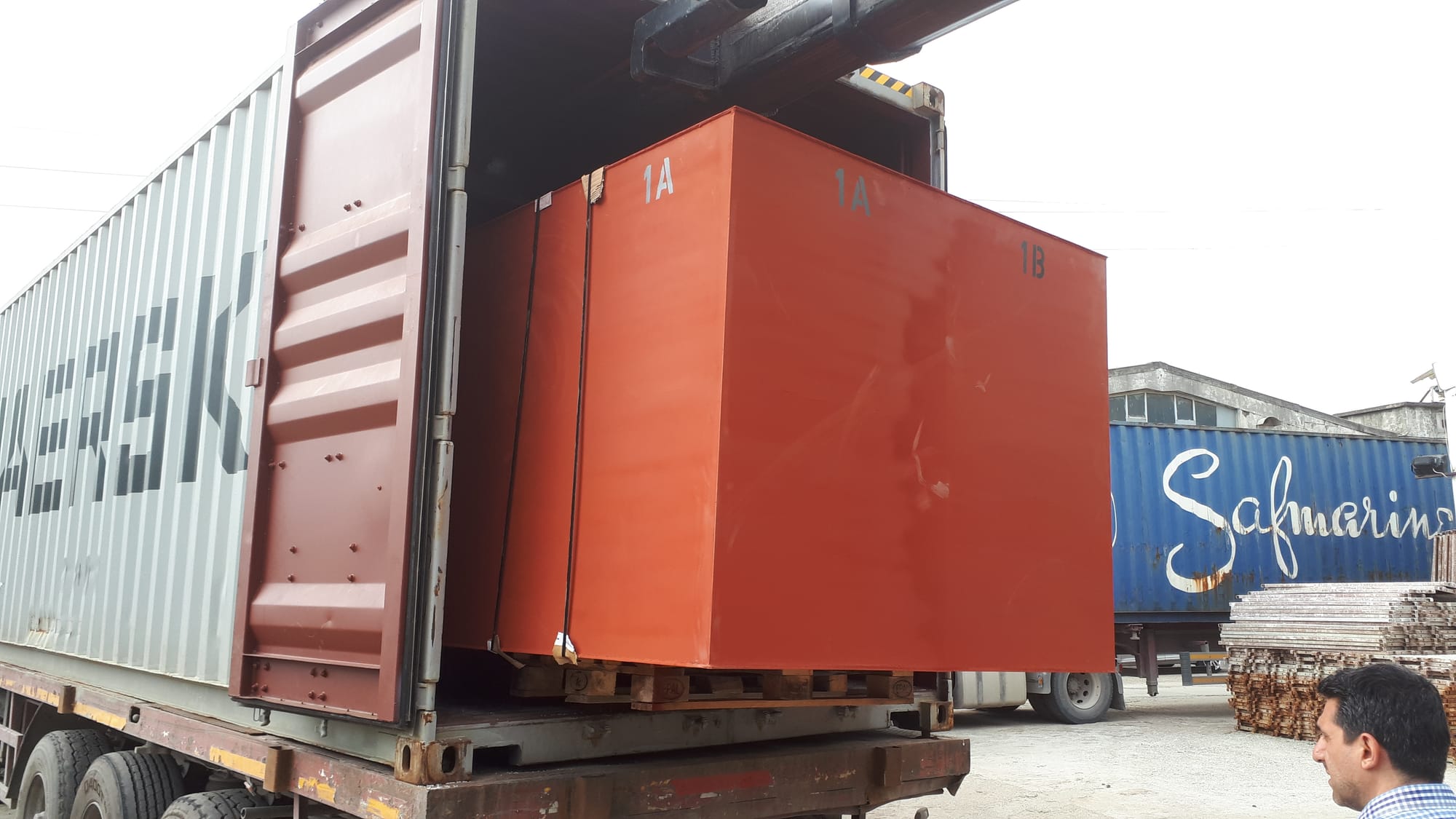 SUBMERSIBLE PONTOON PRODUCTION AND SUPPLY FOR LATINA PICTURES 59