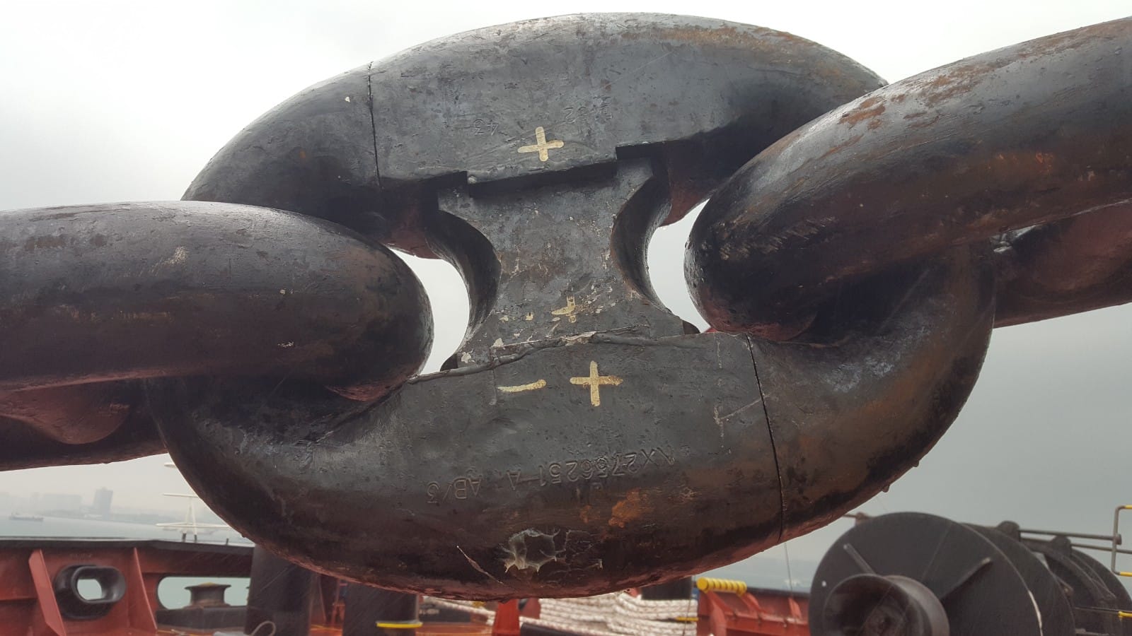M/V Mineral Dragon: anchor and chain installation at the Bosphorus 7