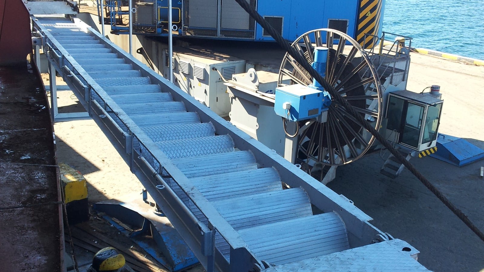 M/V Nord Maru: gangway repair during cargo discharge 10