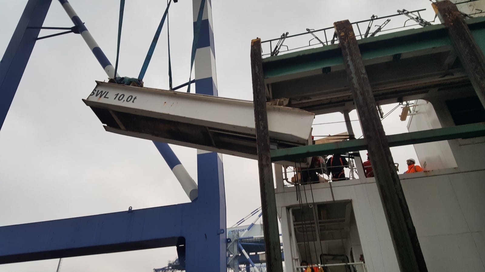 M/V Blandine: rebuilding a 10-tonne monorail provision crane 2