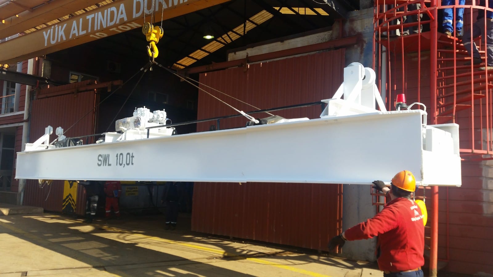 M/V Blandine: rebuilding a 10-tonne monorail provision crane 10